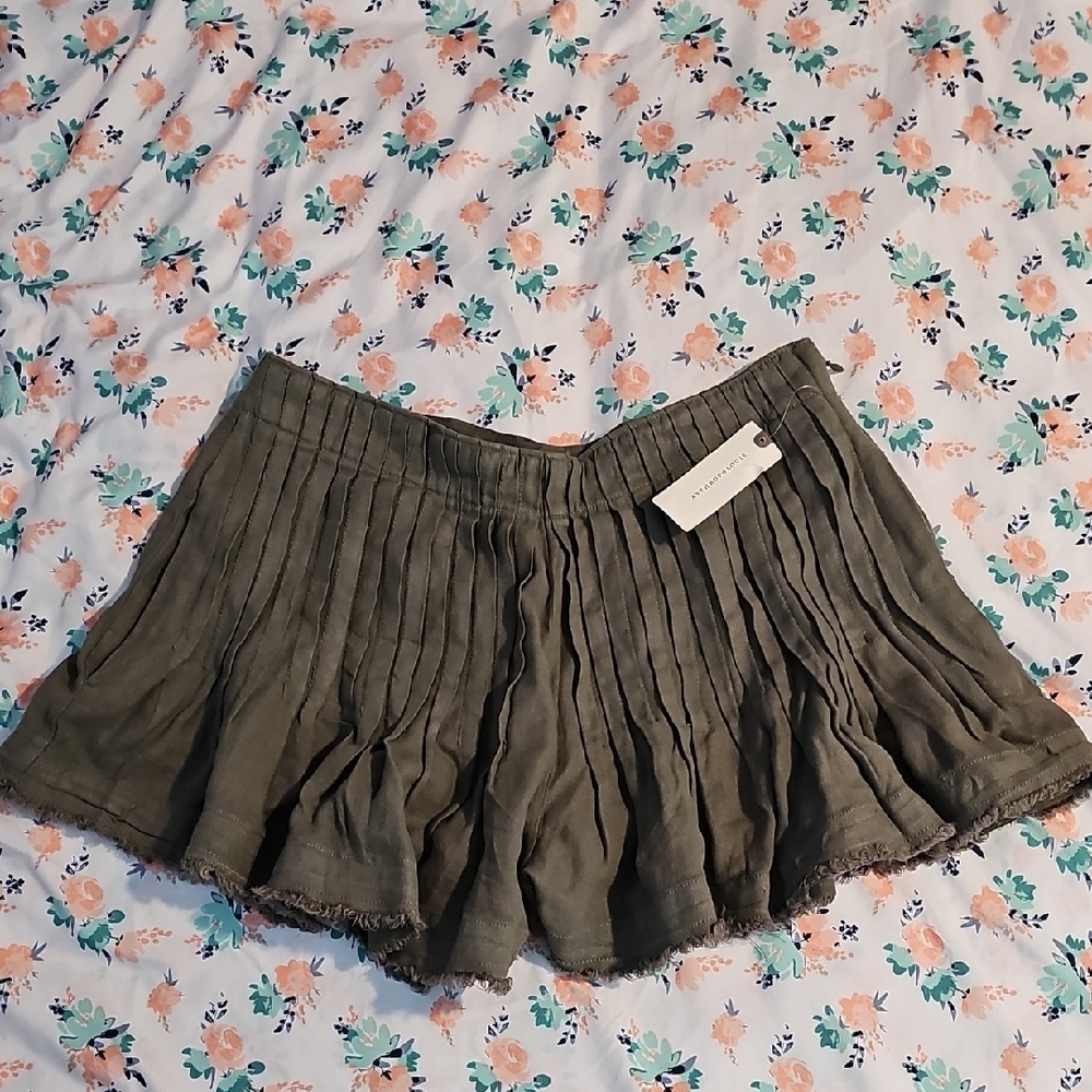 Anthropolgie Olive Green Pleated Shorts